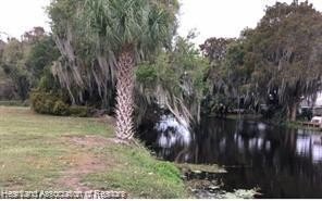LIVING ON THE LAKE ISTOKPOGA (27,692 ACRES) IS ALL ABOUT - photo 9