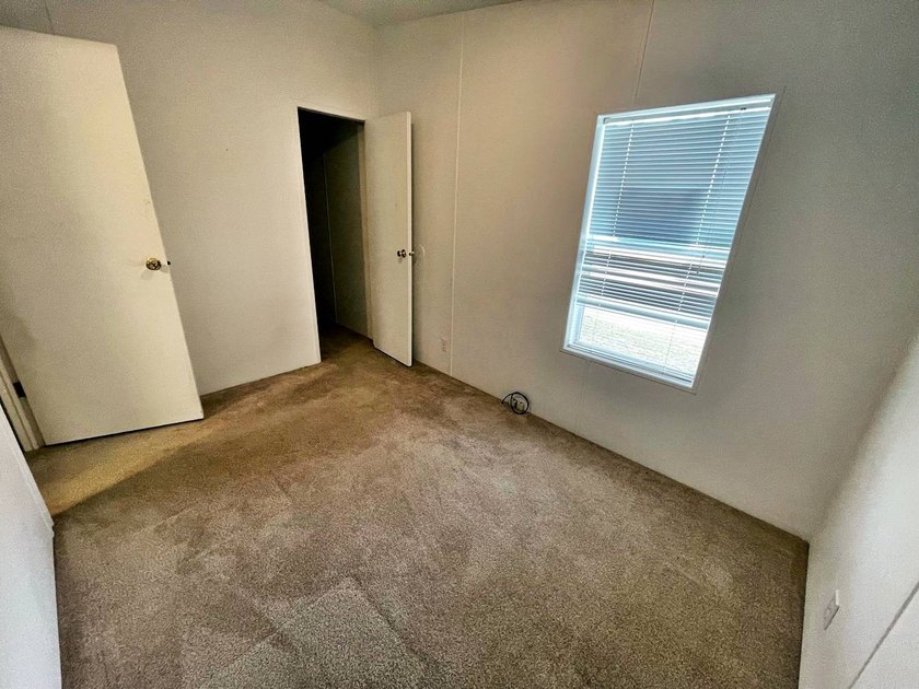 Stunning 3-Bedroom, 2-Bathroom Home with Florida Room in Premier - photo 19