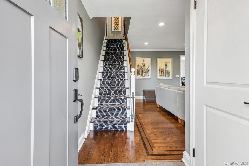 Welcome to this beautifully updated and impeccably maintained - photo 4