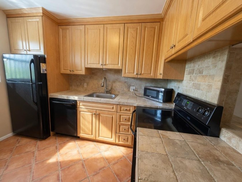 Enjoy an Intracoastal waterfront all age community offering - photo 4