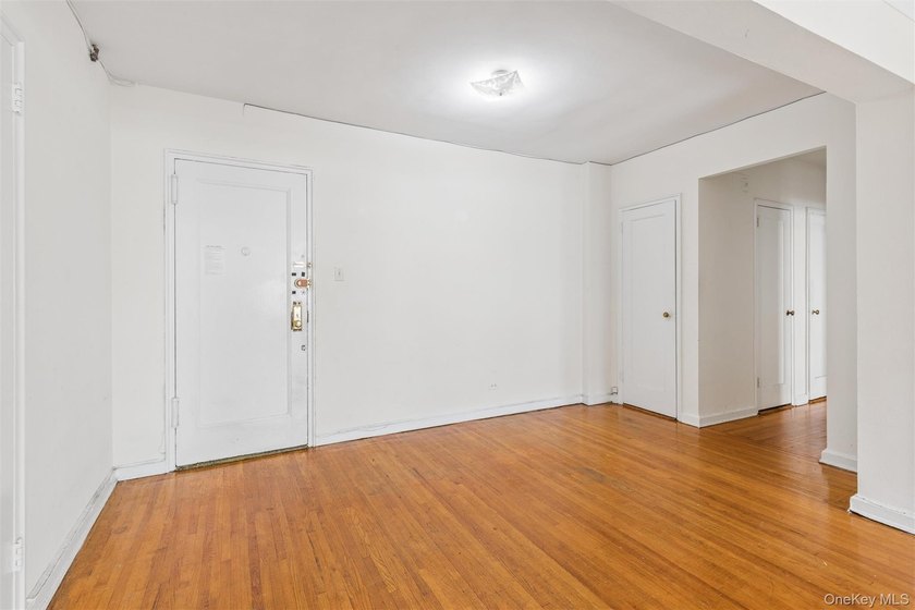 Bright front one bedroom with large private balcony! Welcome to - photo 6