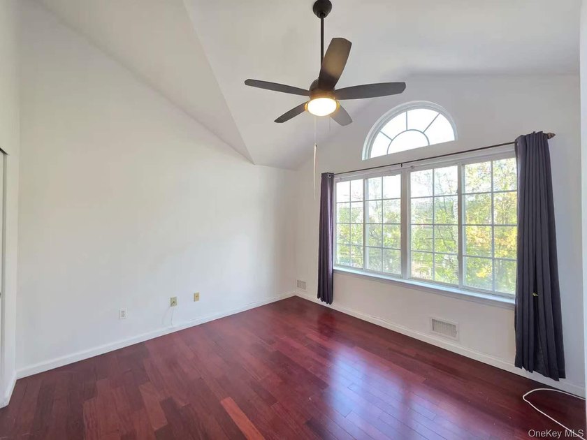 Two dwelling with 3200 interior sq footage. 2 bedroom unit - photo 2