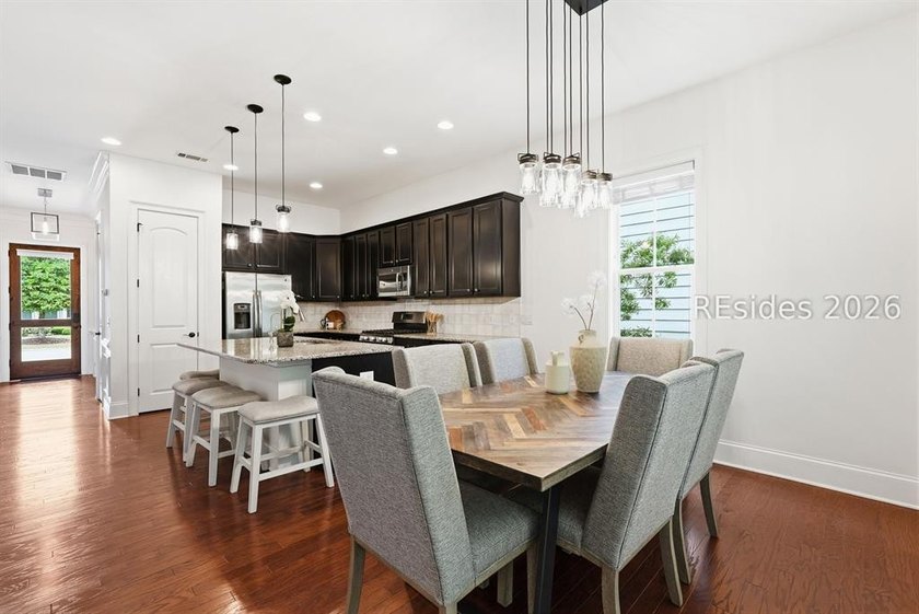 BEST DEAL IN HAMPTON LAKE! PRICED TO SELL! Experience refined - photo 13