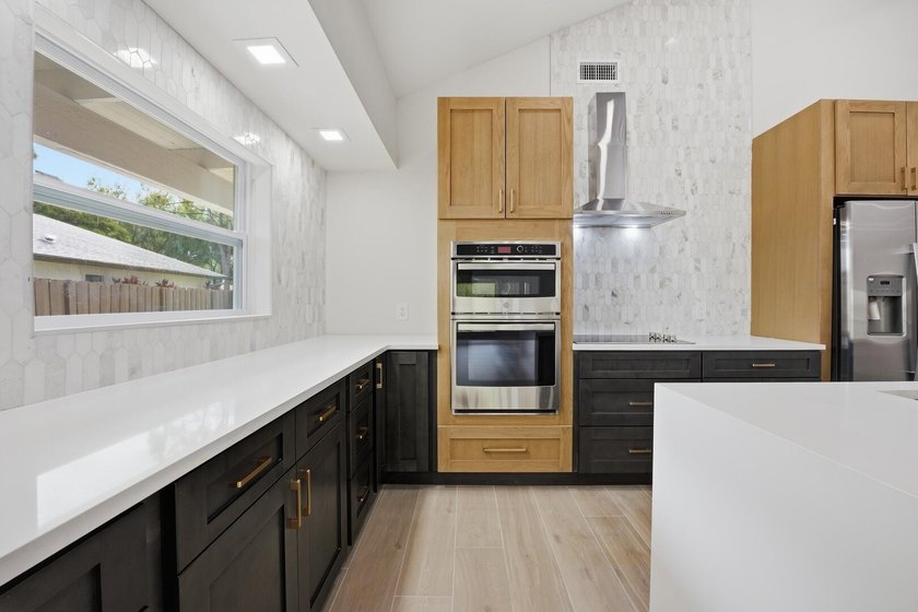 Beautifully redone 3-bedroom, 2-bath home on a desirable corner - photo 10