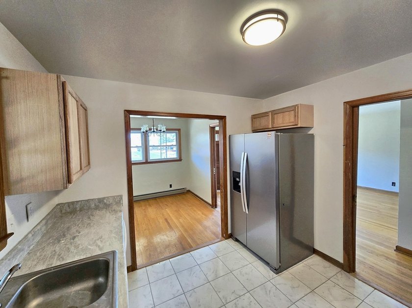 PRICE IMPROVEMENT - AND - remodeled kitchen!! Cozy Pearisburg - photo 9