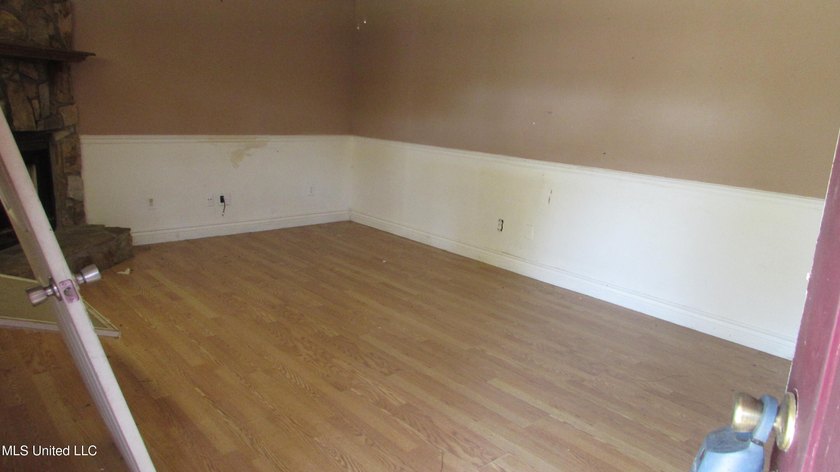 3 bedroom 2 bath home being sold as-is. Newer roof for lower - photo 10