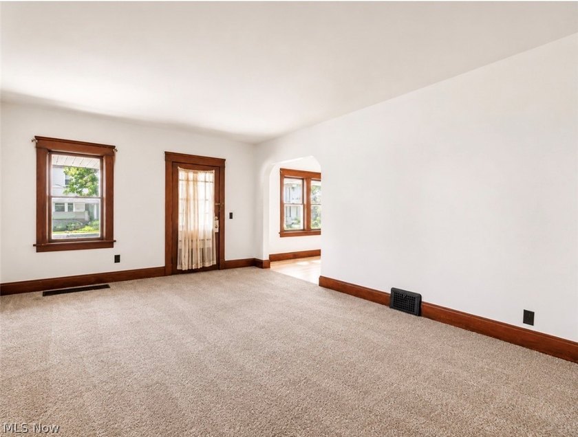 Welcome to this beautifully remodeled Colonial in the heart of - photo 4