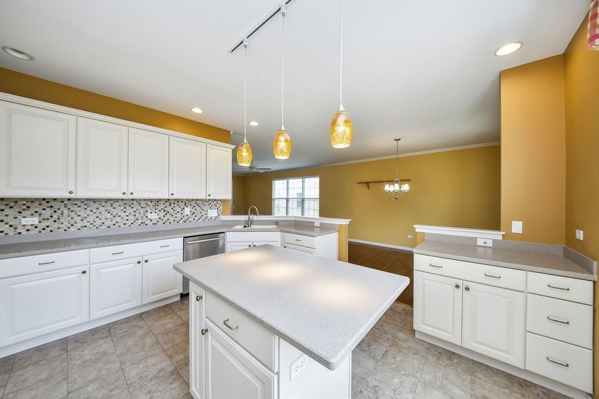 Welcome Home to the Fabulous Lifestyle You've Been Waiting For! - photo 11