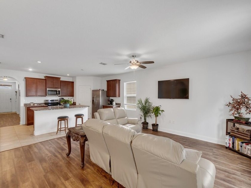 Welcome to Your Dream Home! Step into luxury with this stunning - photo 11