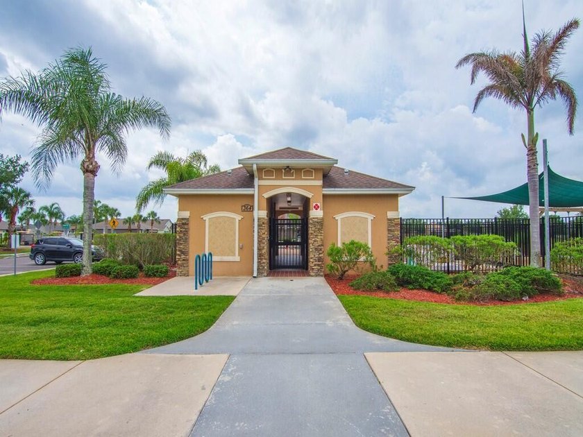 Welcome to Your Dream Home! Step into luxury with this stunning - photo 19