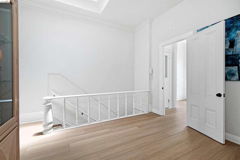 Experience timeless San Francisco living in this exceptional 2 - photo 11