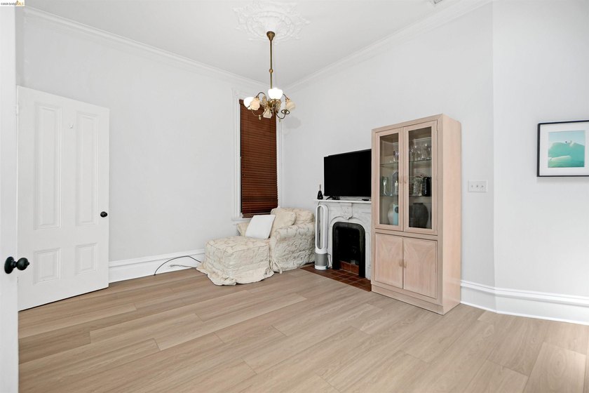 Experience timeless San Francisco living in this exceptional 2 - photo 12
