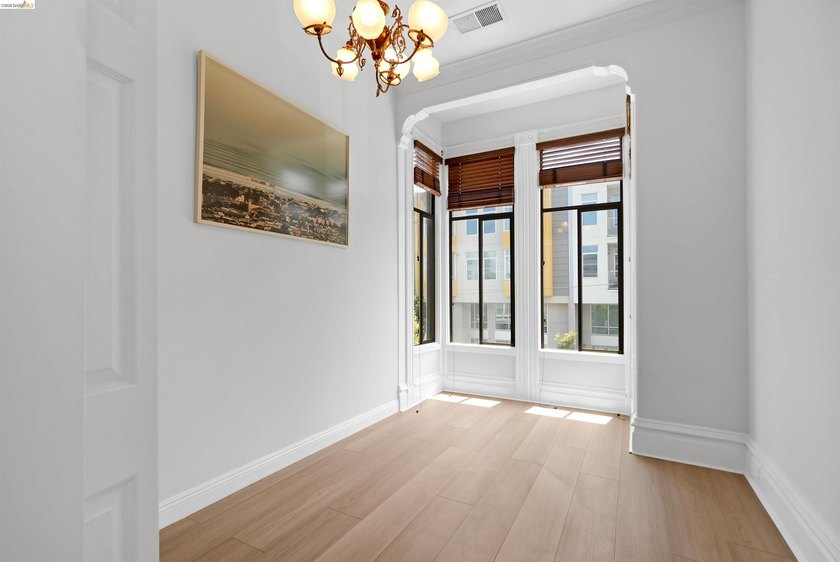 Experience timeless San Francisco living in this exceptional 2 - photo 15