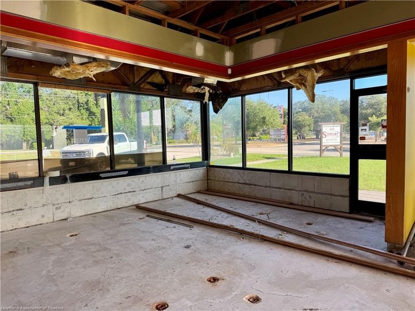 Excellent location in downtown Sebring for a stand alone - photo 8