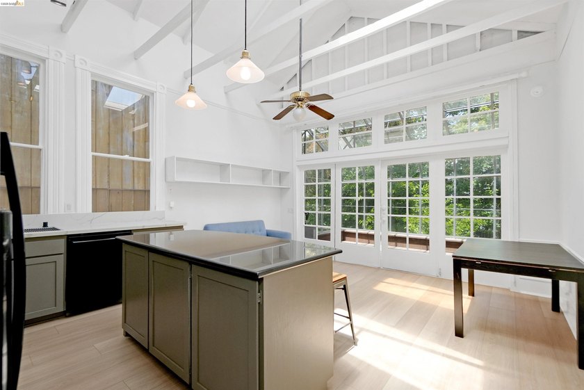 Experience timeless San Francisco living in this exceptional 2 - photo 28