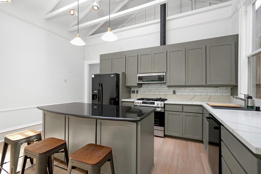 Experience timeless San Francisco living in this exceptional 2 - photo 30