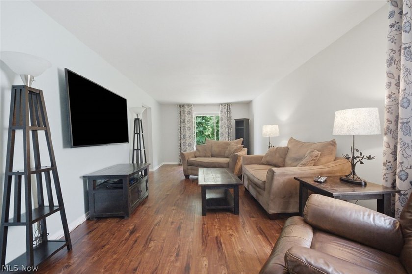 Welcome home to this beautifully updated 3-bedroom, 2 full-bath - photo 8