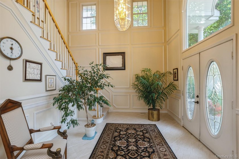 Come Live A Lifestyle in this very Desirable 24/7 Gated Golf - photo 3