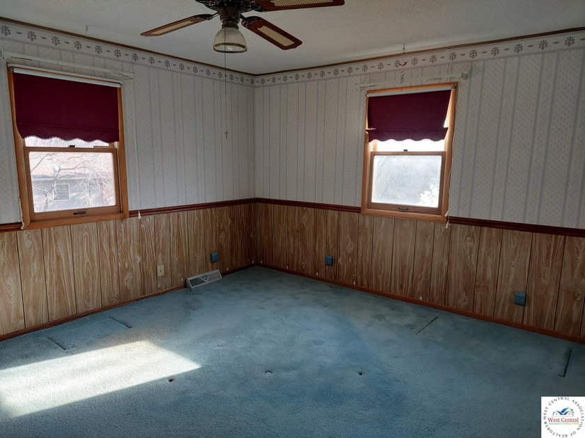 Located within the City Limits of Warsaw, MO and yet just - photo 17