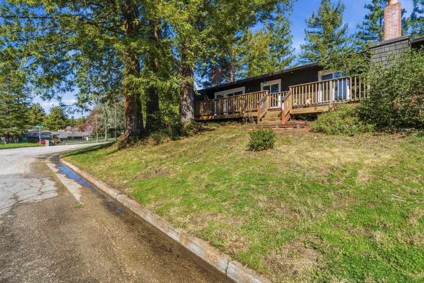 Turnkey 2-bed, 2-bath townhome in Boulder Creek! Thoughtfully - photo 35