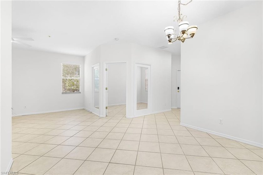 This beautiful 1st floor end unit condo features 3 bedrooms, 2 - photo 5