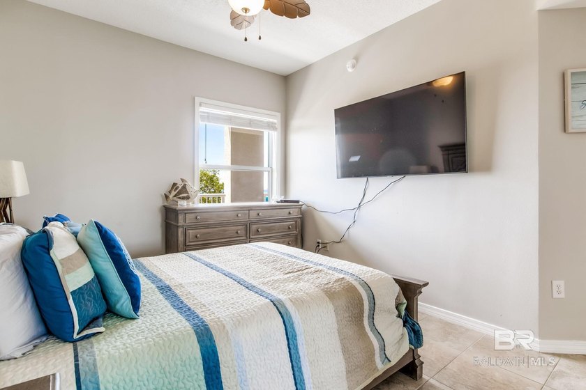 Waterfront, Fully Furnished Condo with Deeded Boat Slip &amp; - photo 15