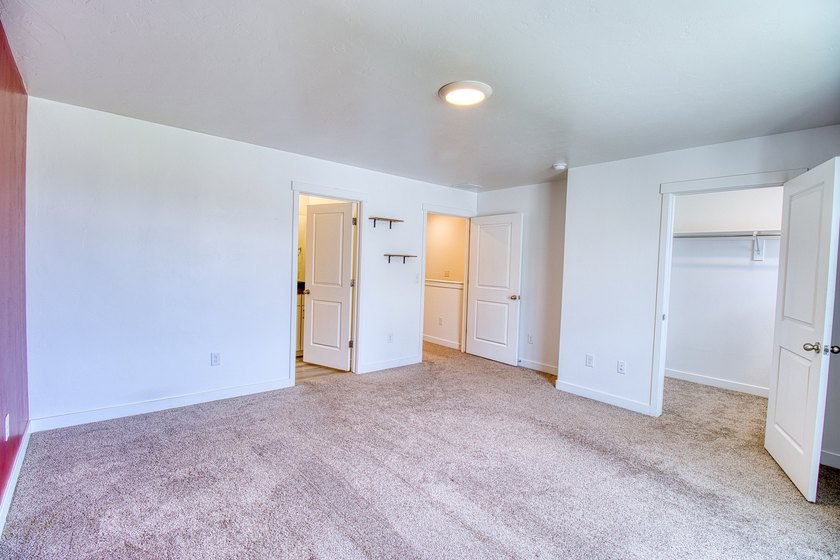 Seller is offering a $10,000 concession at closing! NO DOWN - photo 17