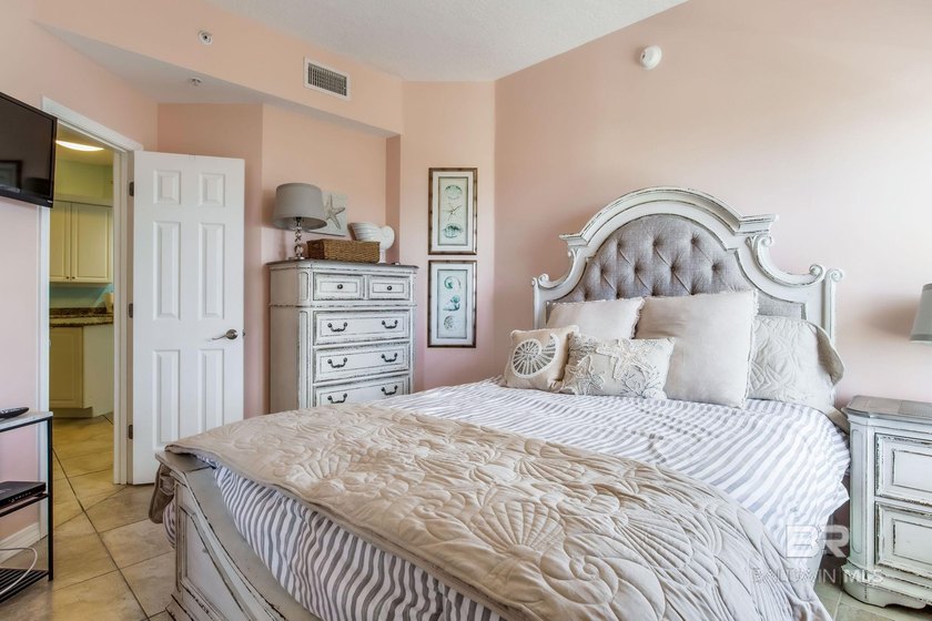 Waterfront, Fully Furnished Condo with Deeded Boat Slip &amp; - photo 18