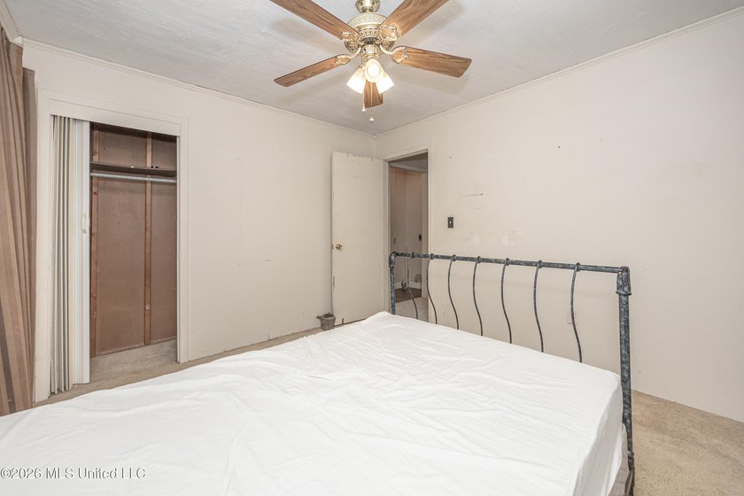 Opportunity knocks with this property sitting on a spacious - photo 29