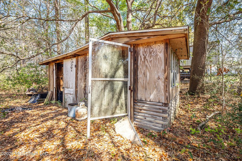 Opportunity knocks with this property sitting on a spacious - photo 50