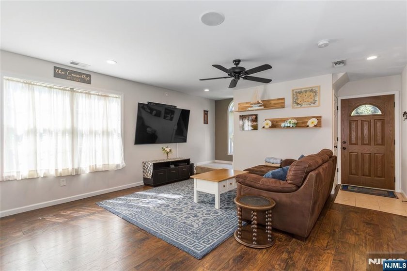 Space to breathe, land that will never change, and a home that's - photo 2