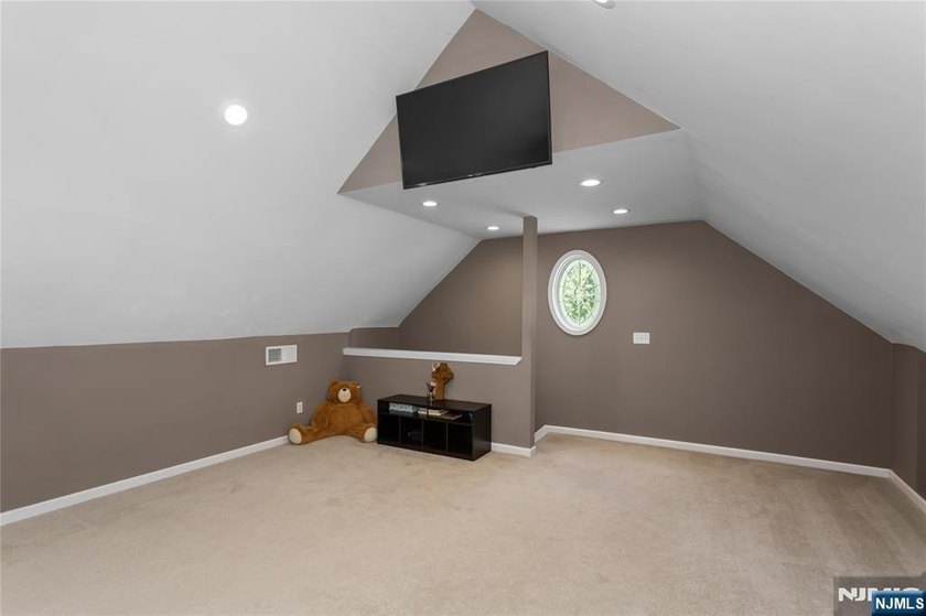Space to breathe, land that will never change, and a home that's - photo 8
