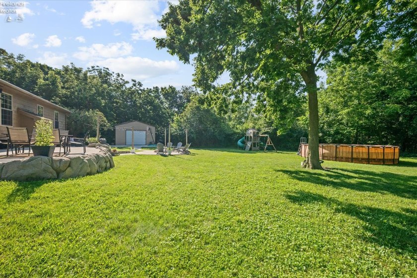 Welcome to Lake in the Woods, one of Ottawa County's premier - photo 28
