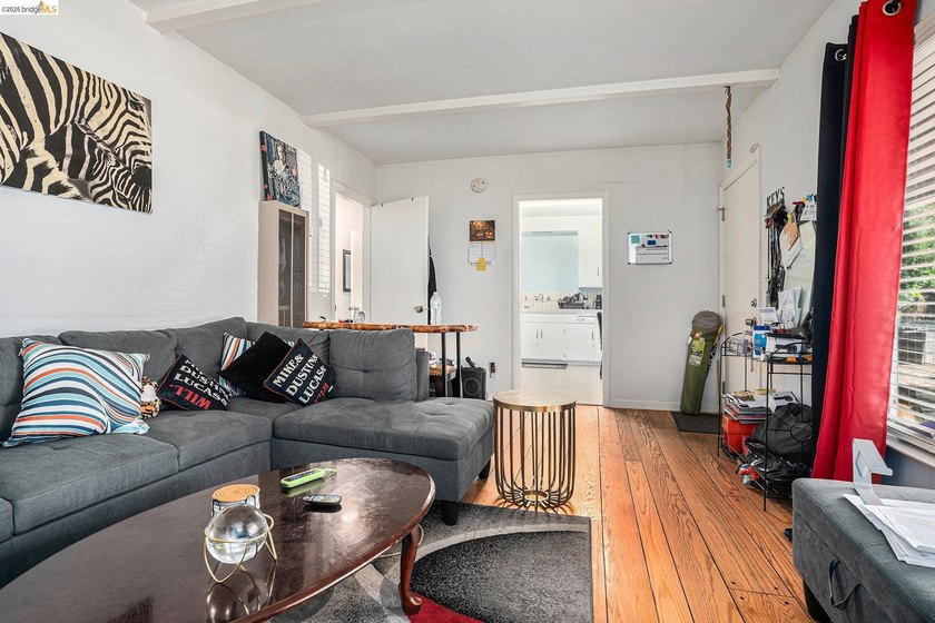 Oakland Duplex. Good bones with room for some finishing touches - photo 9