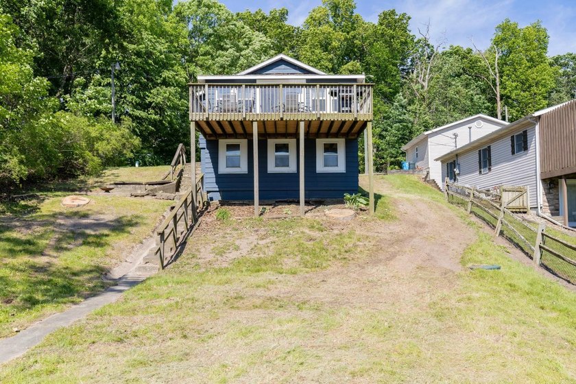 2 bed, 1.5 bath year round cottage on 240 acre, Spring Fed Long - photo 3