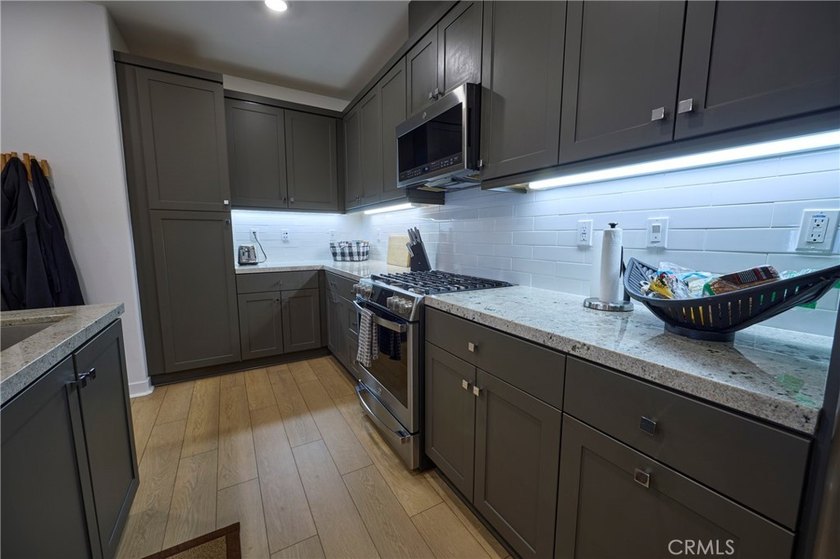 3 years new . 2 bed + den . 2 bath . 1,252 sq ft . Rancho - photo 6