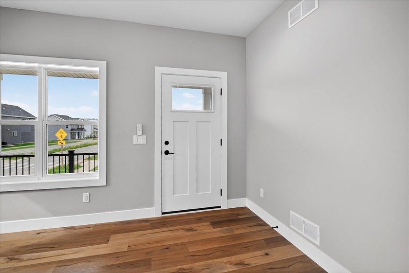 Moving-in ready! Brand New stunning Alterra Design Homes - photo 9