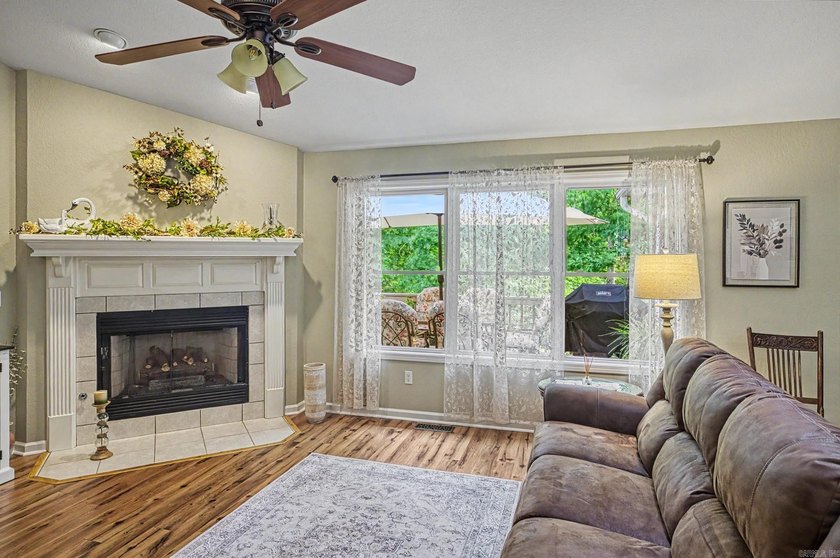 Great find in the Balboa area! Cozy 3 bedroom, 2 bath home on a - photo 8