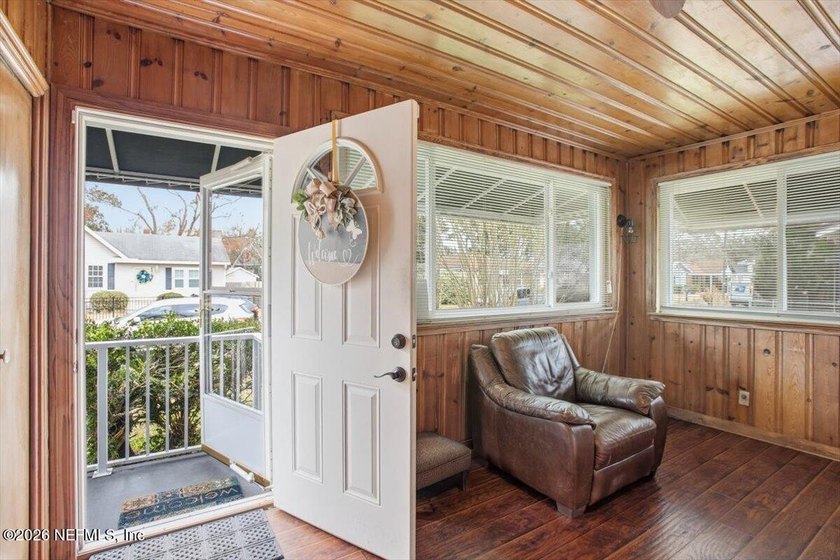 Charming Murray Hill home in a highly desirable, family-friendly - photo 4