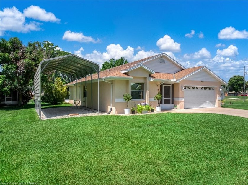 Immaculate Waterfront Living with Direct Lake Access! Nestled on - photo 4