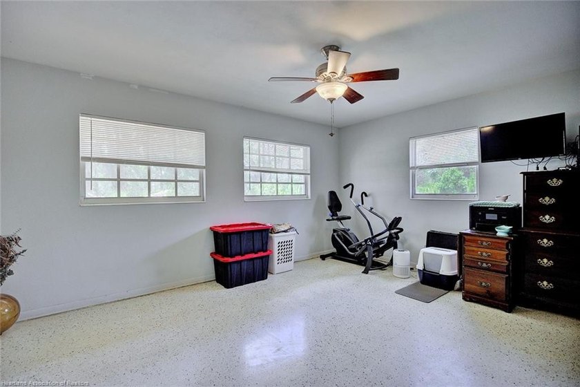 Welcome home to this adorable 2 bedroom, 2 bath home nestled on - photo 5