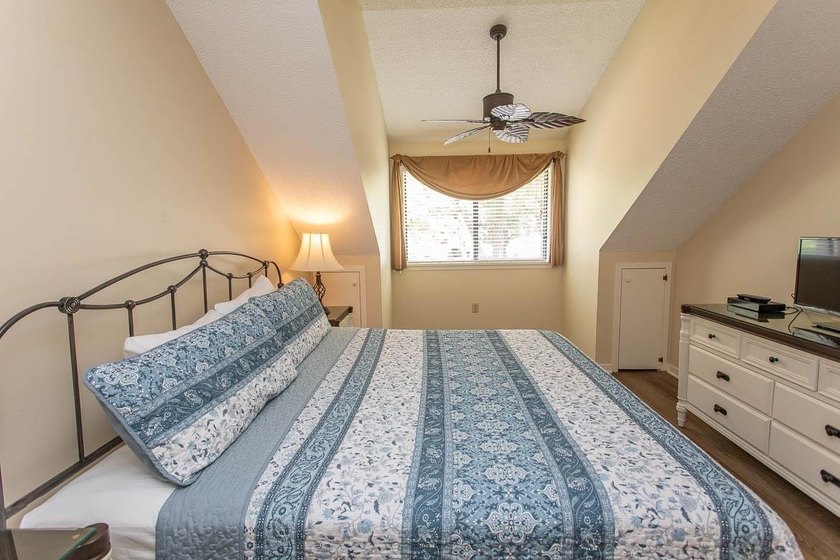 This stunning two-bedroom, two-bath, second floor villa offers - photo 13