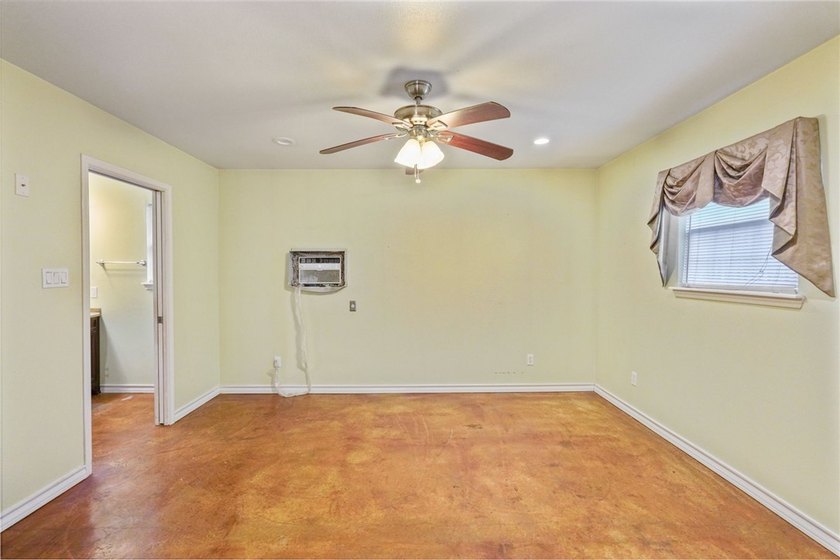 Welcome to this inviting three bedroom, two bathroom home with a - photo 31