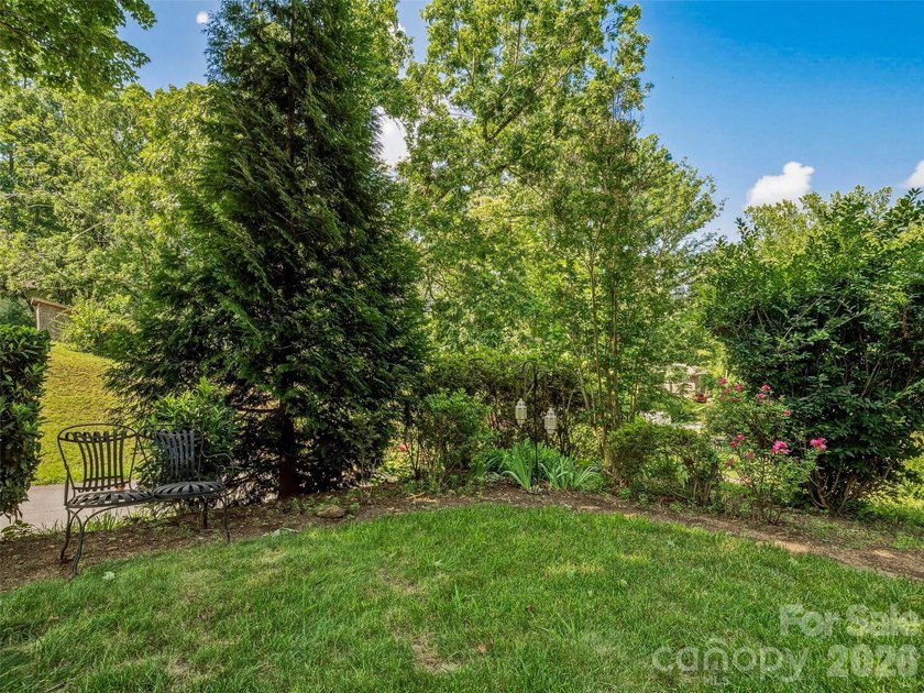 Nestled in the coveted Beverly Hills neighborhood just east of - photo 43