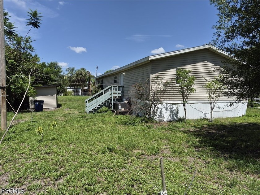 3+Den Manufactured Home on Over 1/4 Acre - Fenced Property in - photo 4
