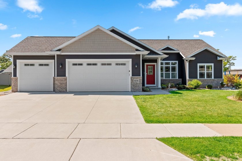Welcome to this 3 year old, 3-bedroom, 2-bath home at 606 W 3rd - photo 5