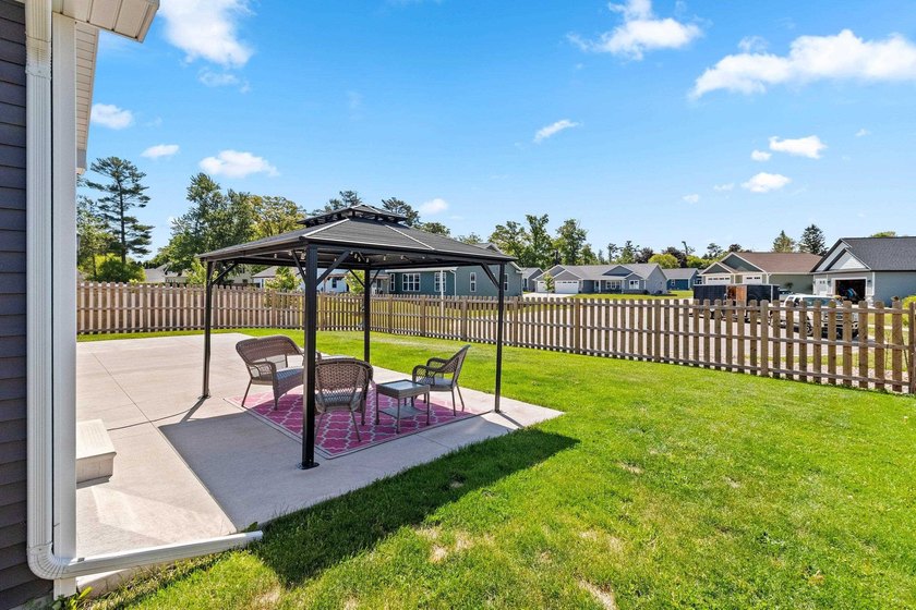 Welcome to this 3 year old, 3-bedroom, 2-bath home at 606 W 3rd - photo 9