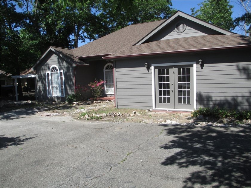 Custom built one owner home awaits your special touch. Upon - photo 4