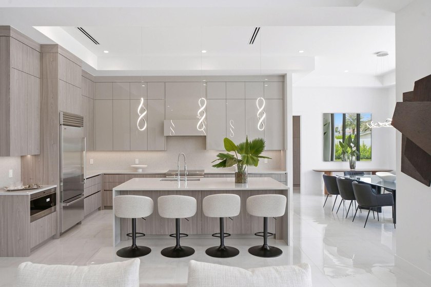 Imagine living just blocks from the action of Mizner Park and - photo 18