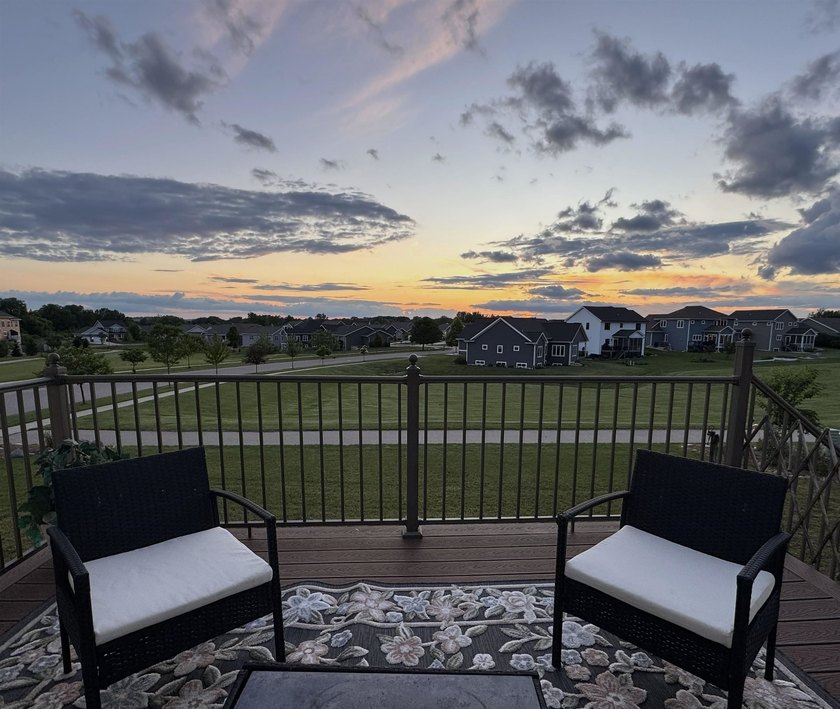 Welcome to your dream home in sought-after Pleasant Hill - photo 2